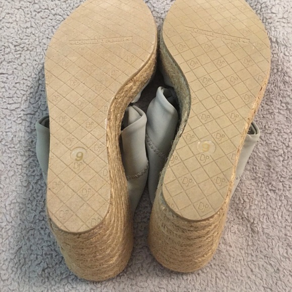 Donald J Pliner Wedge platform Sandle - Picture 4 of 4